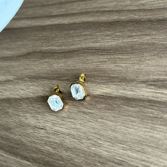 Diamond Earrings Q939 - Picture 3 of 4